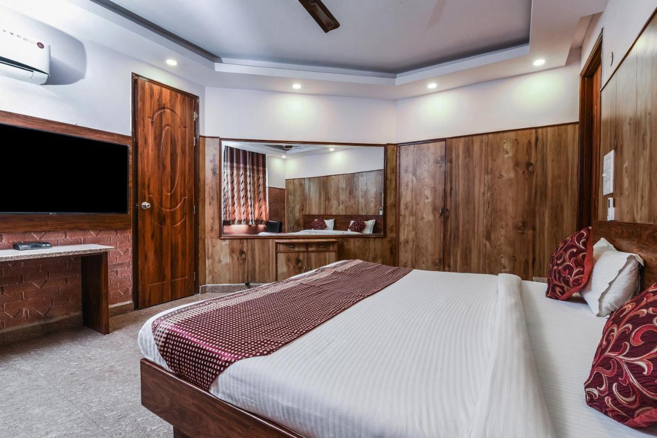 Hotel Dream Palace Laxmi Nagar Yeni Delhi Dış mekan fotoğraf