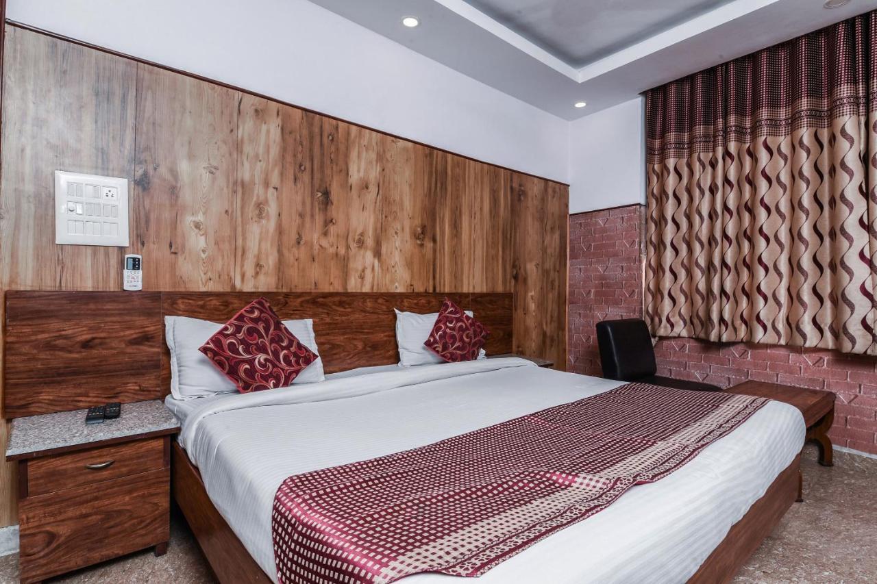 Hotel Dream Palace Laxmi Nagar Yeni Delhi Dış mekan fotoğraf