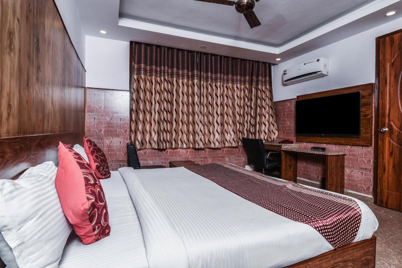 Hotel Dream Palace Laxmi Nagar Yeni Delhi Dış mekan fotoğraf